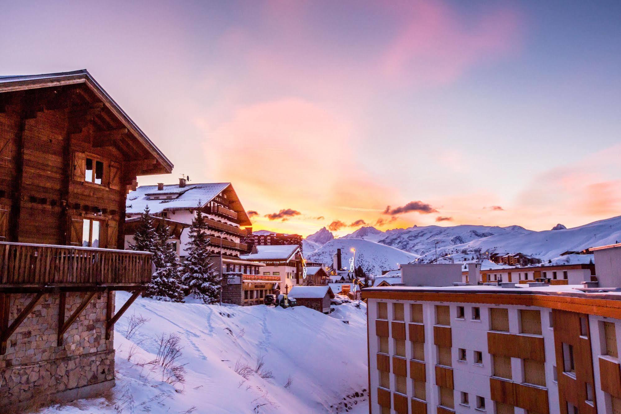 Langley Hotel Le Petit Prince Alpe d'Huez Bagian luar foto