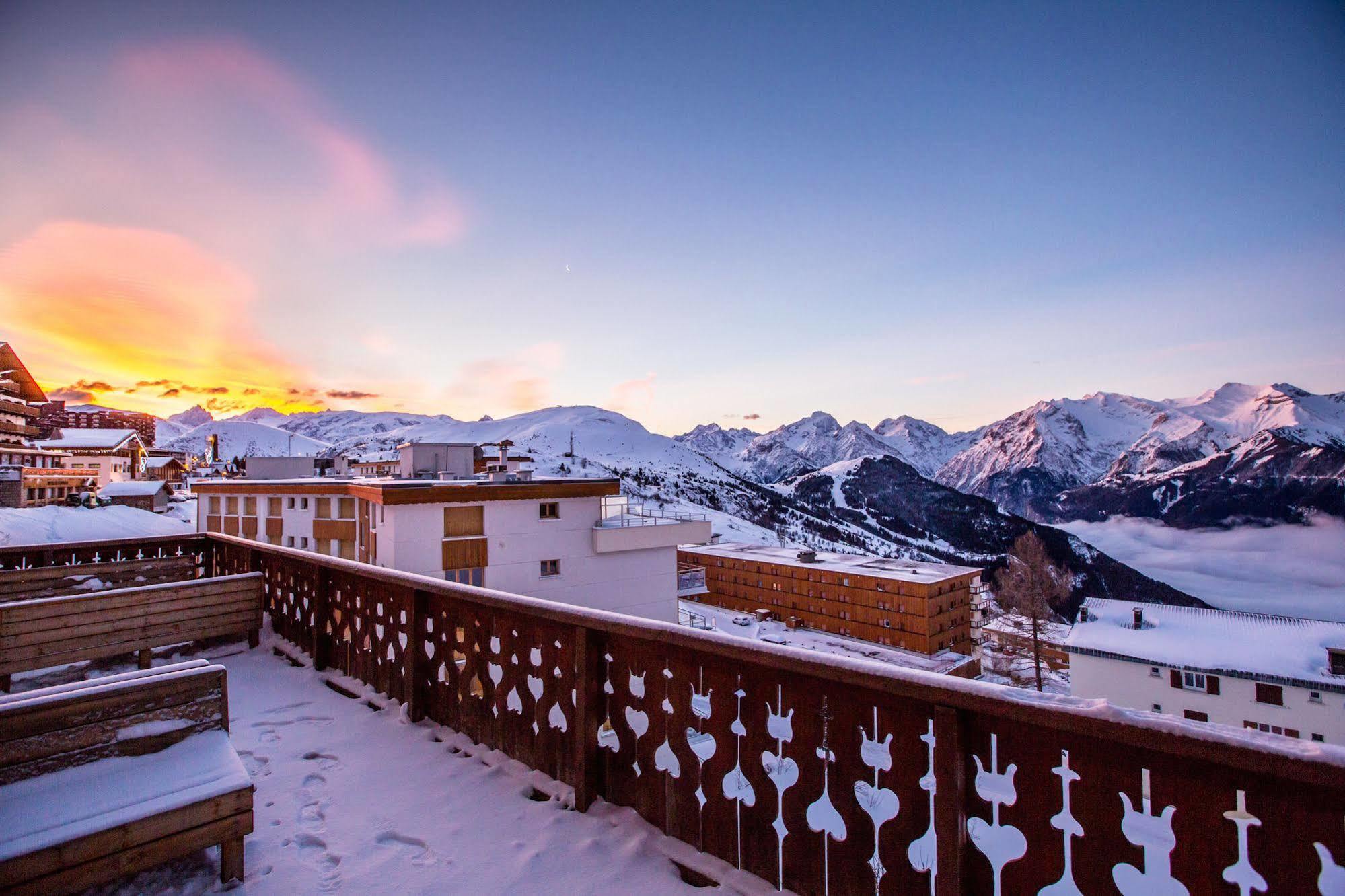 Langley Hotel Le Petit Prince Alpe d'Huez Bagian luar foto